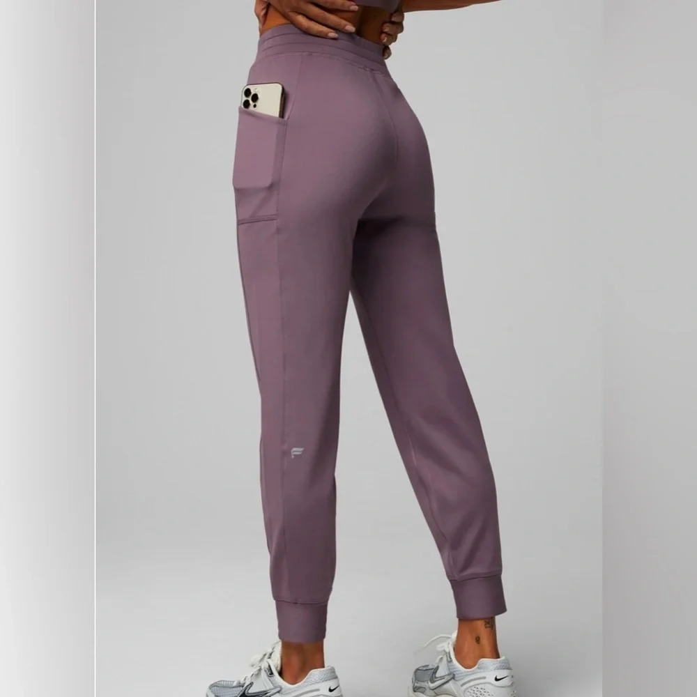 NWOT Fabletics On-The-Go Cold Weather Joggers | Retails $100 - Picture 2 of 7